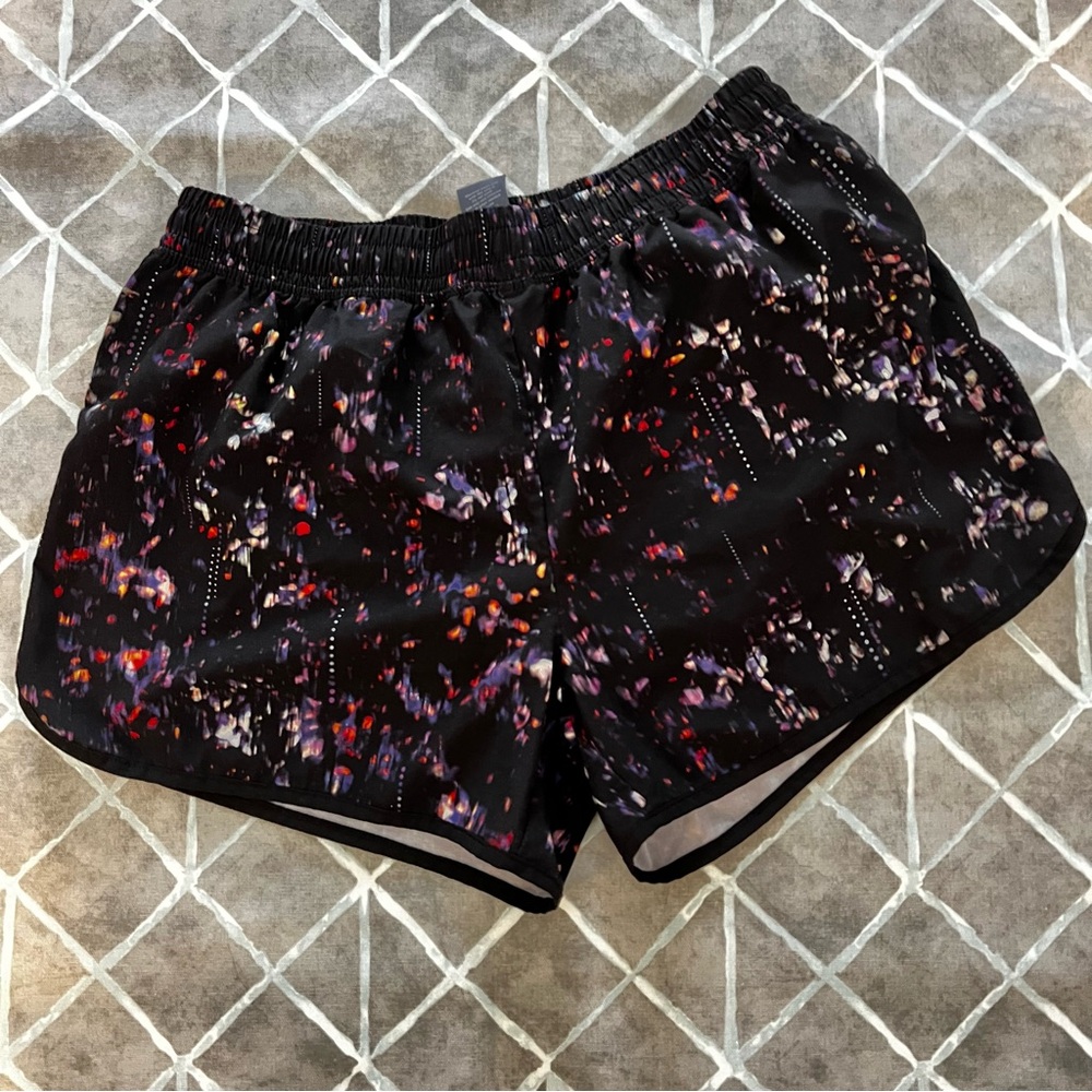 Women's Champion Black Patterned Shorts with inner lining. Medium
